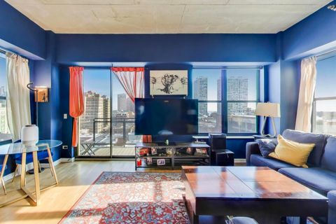 Tiny photo for 1122 W Catalpa Avenue #808, Chicago, IL 60640 (MLS # 12531302)