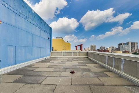 Tiny photo for 1122 W Catalpa Avenue #808, Chicago, IL 60640 (MLS # 12531302)