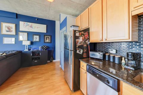 Tiny photo for 1122 W Catalpa Avenue #808, Chicago, IL 60640 (MLS # 12531302)