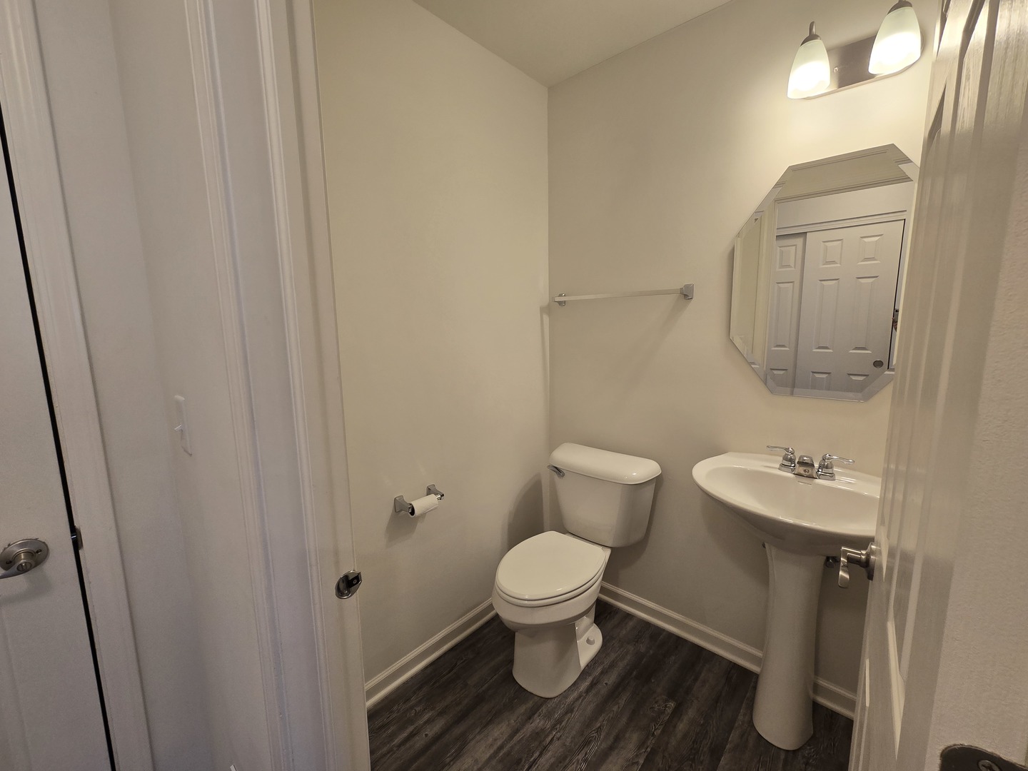 7106 Country Club Hills Drive