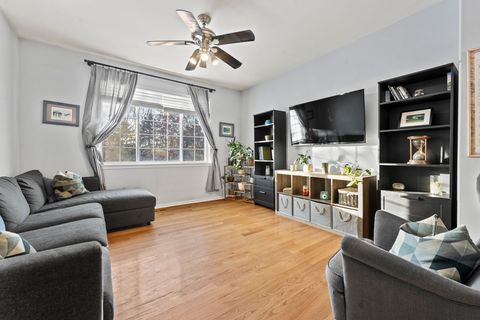 Tiny photo for 974 Mayfair Court, Elk Grove Village, IL 60007 (MLS # 12553795)