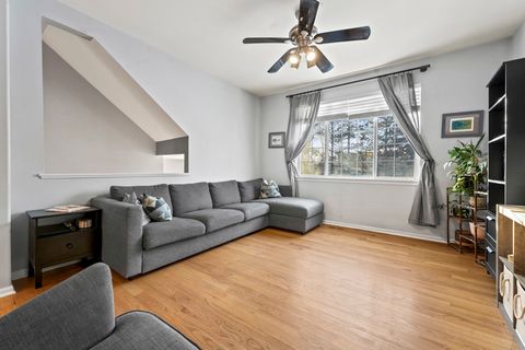 Tiny photo for 974 Mayfair Court, Elk Grove Village, IL 60007 (MLS # 12553795)