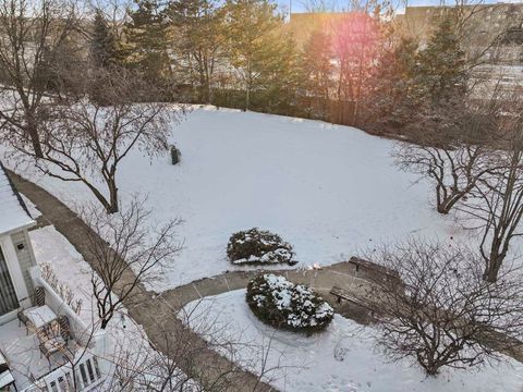 Tiny photo for 974 Mayfair Court, Elk Grove Village, IL 60007 (MLS # 12553795)