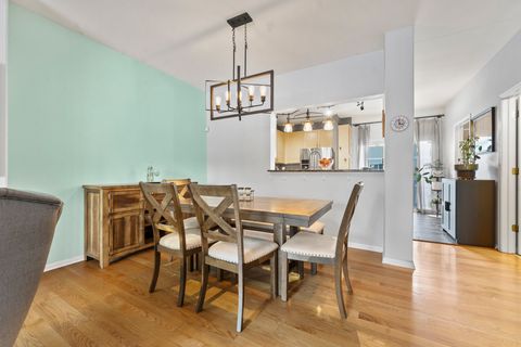 Tiny photo for 974 Mayfair Court, Elk Grove Village, IL 60007 (MLS # 12553795)