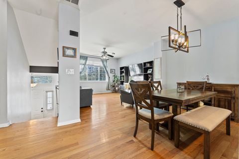 Tiny photo for 974 Mayfair Court, Elk Grove Village, IL 60007 (MLS # 12553795)