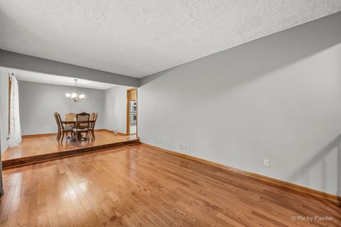 Tiny photo for 655 Oakview Drive, Algonquin, IL 60102 (MLS # 12598726)