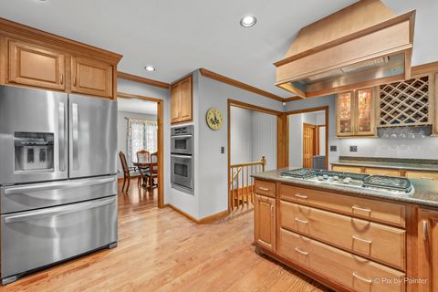 Tiny photo for 655 Oakview Drive, Algonquin, IL 60102 (MLS # 12598726)