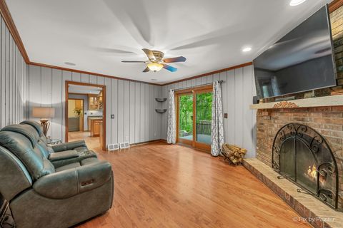 Tiny photo for 655 Oakview Drive, Algonquin, IL 60102 (MLS # 12598726)