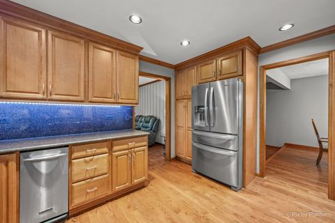 Tiny photo for 655 Oakview Drive, Algonquin, IL 60102 (MLS # 12598726)