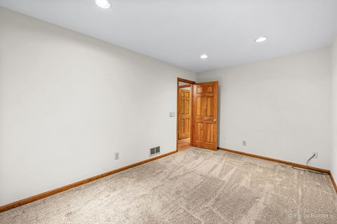 Tiny photo for 655 Oakview Drive, Algonquin, IL 60102 (MLS # 12598726)