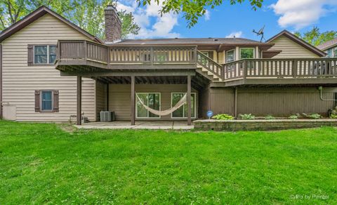 Tiny photo for 655 Oakview Drive, Algonquin, IL 60102 (MLS # 12598726)