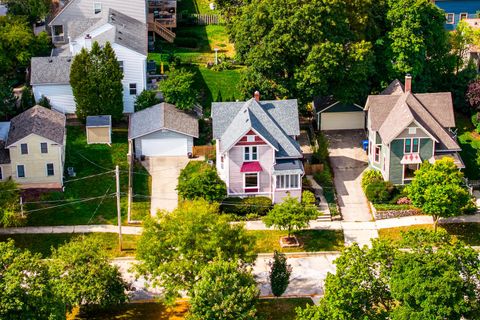Tiny photo for 113 S 4th Street, St. Charles, IL 60174 (MLS # 12480380)