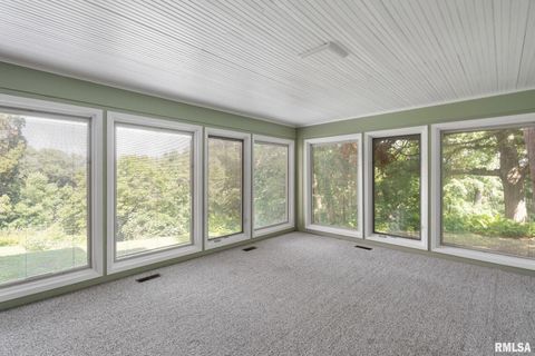 Tiny photo for 5418 CHAPEL HILL Road, Davenport, IA 52802 (MLS # 12557897)