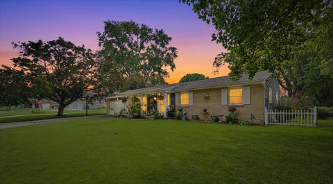 Tiny photo for 1304 Adams Street, Urbana, IL 61802 (MLS # 12693266)