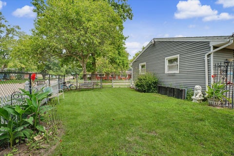 Tiny photo for 1304 Adams Street, Urbana, IL 61802 (MLS # 12693266)