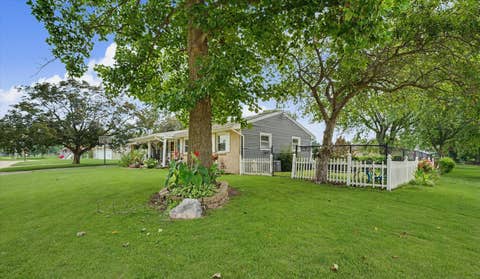 Tiny photo for 1304 Adams Street, Urbana, IL 61802 (MLS # 12693266)
