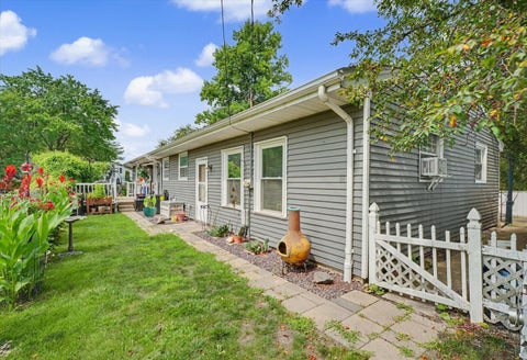 Tiny photo for 1304 Adams Street, Urbana, IL 61802 (MLS # 12693266)
