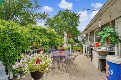 Tiny photo for 1304 Adams Street, Urbana, IL 61802 (MLS # 12693266)
