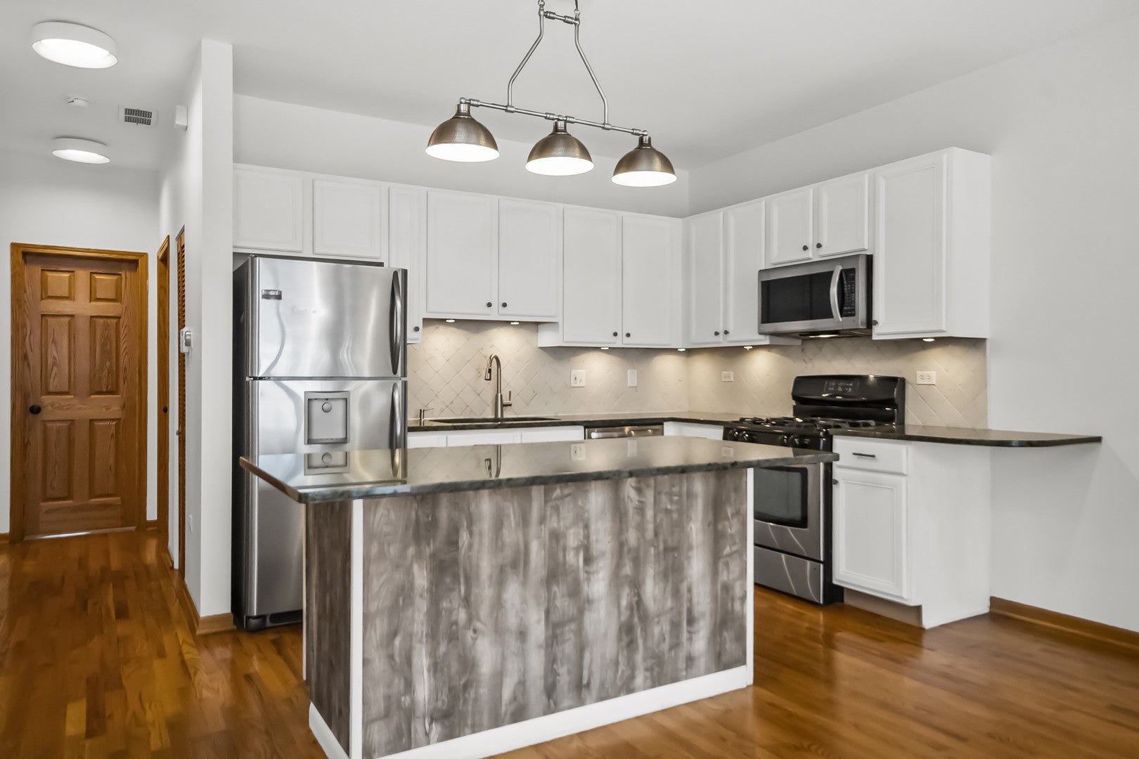 1808 S Michigan Avenue 31