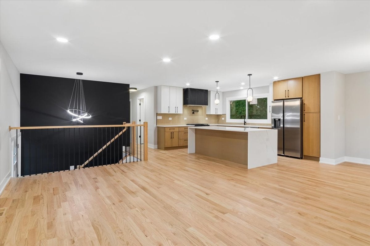 1075 Lancaster Court