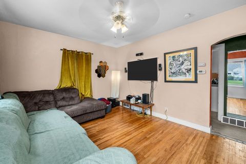 Tiny photo for 3433 FILLMORE Street, Davenport, IA 52806 (MLS # 12630970)