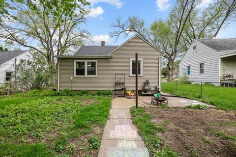 Tiny photo for 3433 FILLMORE Street, Davenport, IA 52806 (MLS # 12630970)