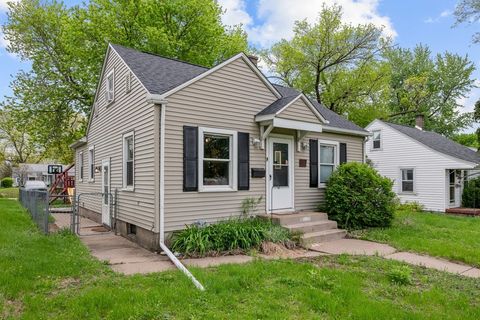 Tiny photo for 3433 FILLMORE Street, Davenport, IA 52806 (MLS # 12630970)