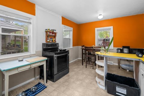 Tiny photo for 3433 FILLMORE Street, Davenport, IA 52806 (MLS # 12630970)