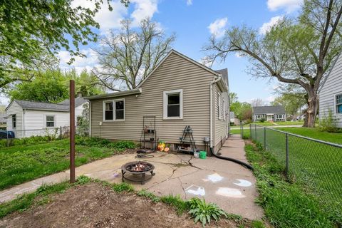 Tiny photo for 3433 FILLMORE Street, Davenport, IA 52806 (MLS # 12630970)