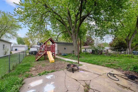 Tiny photo for 3433 FILLMORE Street, Davenport, IA 52806 (MLS # 12630970)