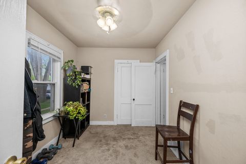 Tiny photo for 3433 FILLMORE Street, Davenport, IA 52806 (MLS # 12630970)