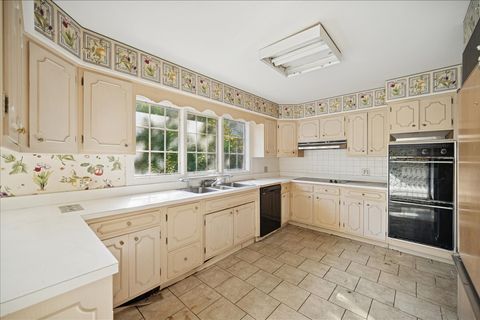 Tiny photo for 1080 Hillcrest Road, Glencoe, IL 60022 (MLS # 12517534)