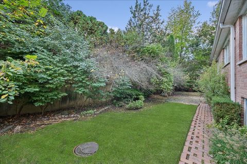 Tiny photo for 1080 Hillcrest Road, Glencoe, IL 60022 (MLS # 12517534)