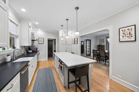 Tiny photo for 943 N Oak Park Avenue, Oak Park, IL 60302 (MLS # 12605543)