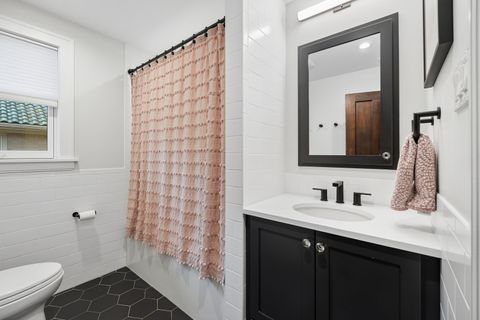 Tiny photo for 943 N Oak Park Avenue, Oak Park, IL 60302 (MLS # 12605543)