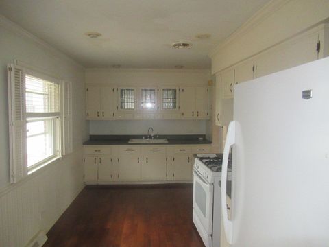 Tiny photo for 1004 Jenkisson Avenue, Lake Bluff, IL 60044 (MLS # 12609222)