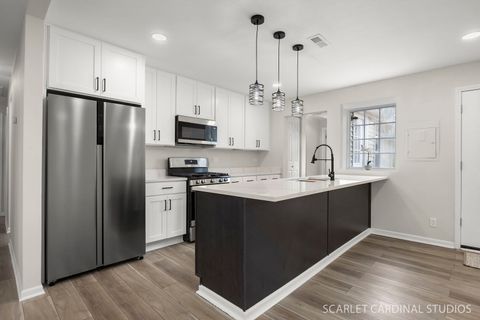 Tiny photo for 1041 N Elmwood Drive, Aurora, IL 60506 (MLS # 12620837)