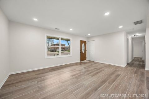 Tiny photo for 1041 N Elmwood Drive, Aurora, IL 60506 (MLS # 12620837)