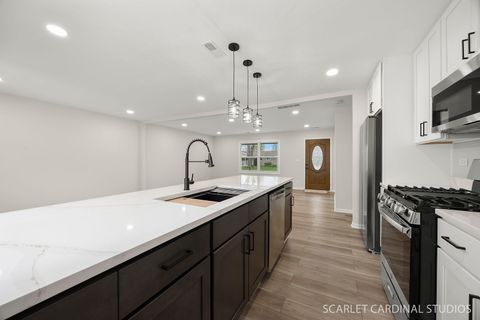 Tiny photo for 1041 N Elmwood Drive, Aurora, IL 60506 (MLS # 12620837)