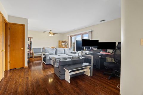 Tiny photo for 10710 Central Avenue #3D, Chicago Ridge, IL 60415 (MLS # 12550008)