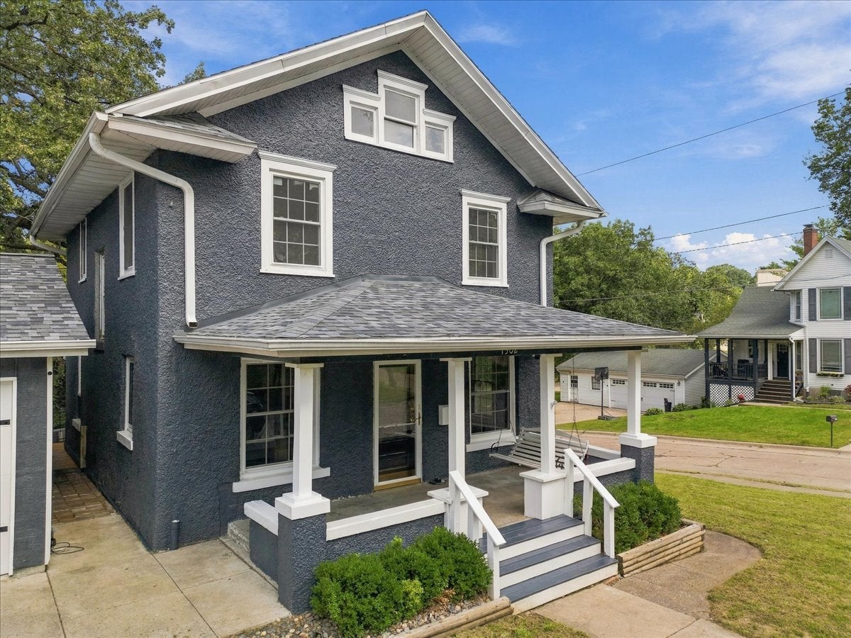 1302 Caroline Avenue