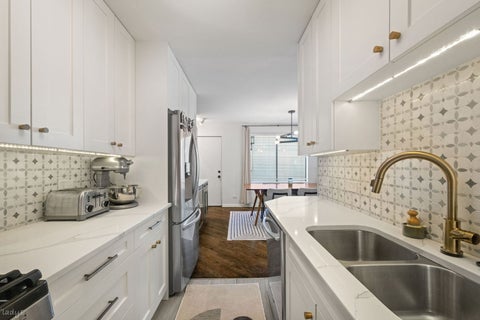 Tiny photo for 2643 N SOUTHPORT Avenue #1F, Chicago, IL 60614 (MLS # 12789614)