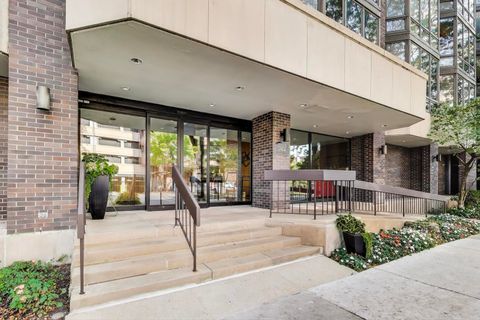 Tiny photo for 522 Church Street #3D, Evanston, IL 60201 (MLS # 12469085)