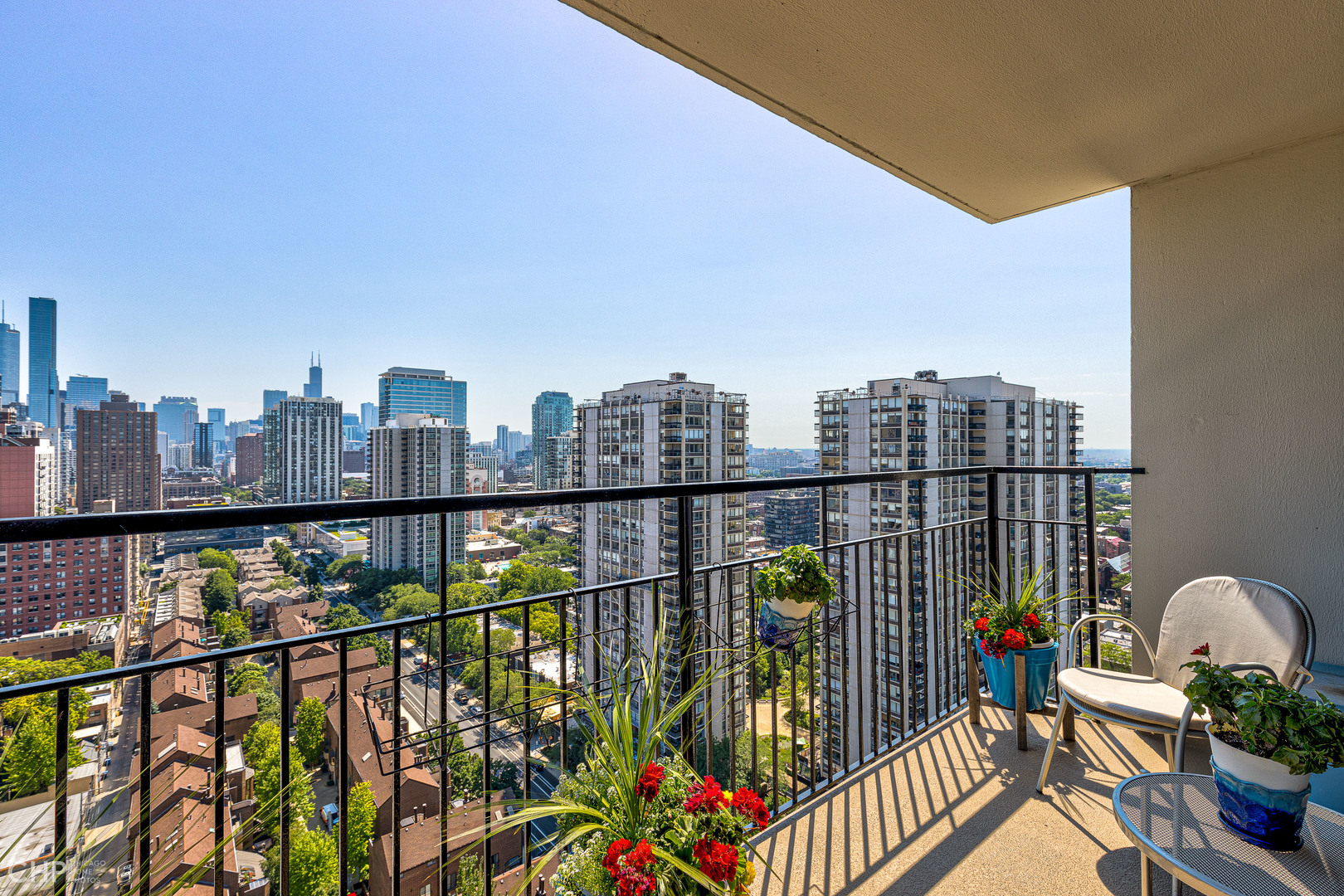 88 W Schiller Street 2602