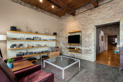 Tiny photo for 540 N Lake Shore Drive #420, Chicago, IL 60611 (MLS # 12572826)