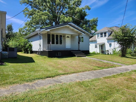 Photo of 609 S Ledford Street, Harrisburg, IL 62946 (MLS # 12756462)