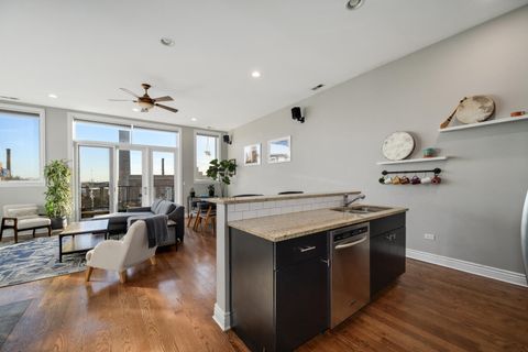 Tiny photo for 2710 W Chicago Avenue #4, Chicago, IL 60622 (MLS # 12557320)