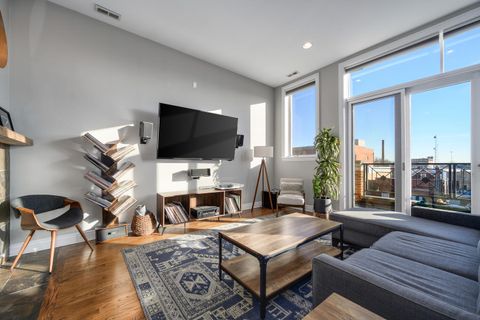 Tiny photo for 2710 W Chicago Avenue #4, Chicago, IL 60622 (MLS # 12557320)