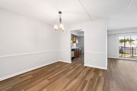 Tiny photo for 322 Park Avenue #2A, Clarendon Hills, IL 60514 (MLS # 12473749)