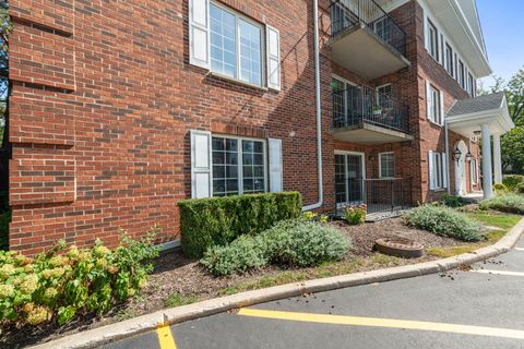 Tiny photo for 322 Park Avenue #2A, Clarendon Hills, IL 60514 (MLS # 12473749)